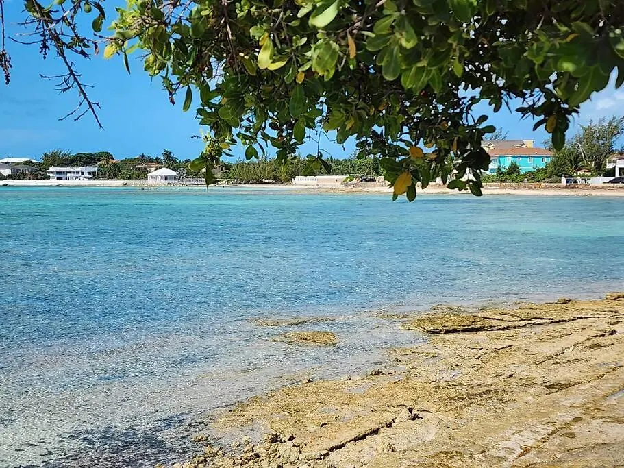 A Rare Find Apartment Nassau